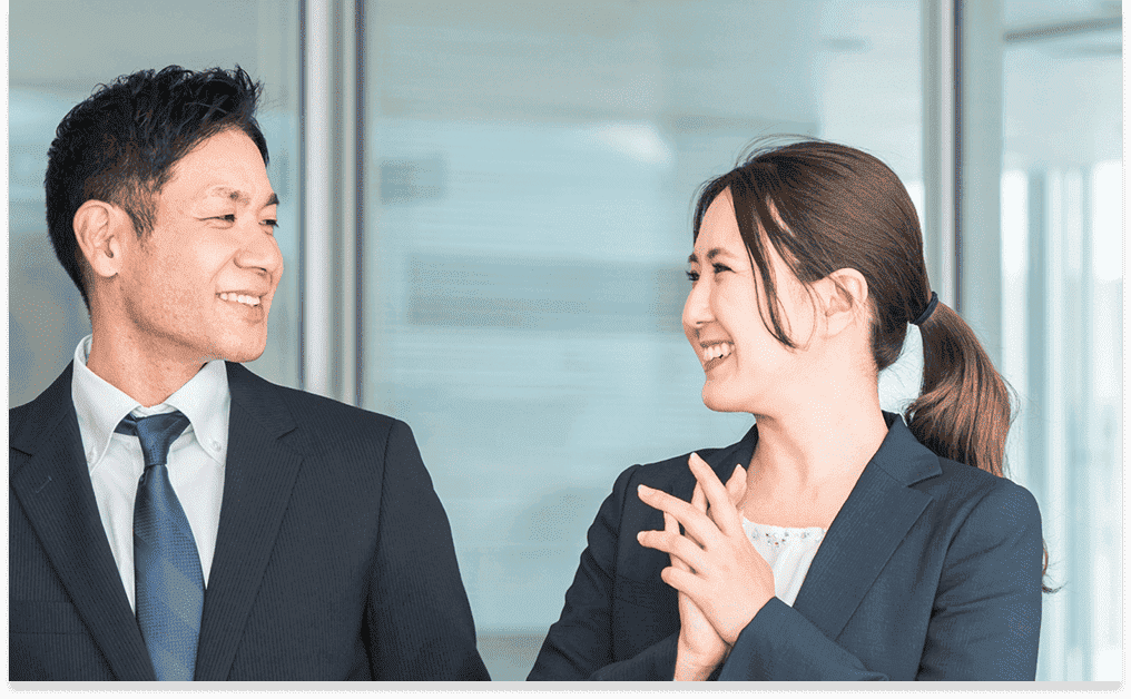 談笑している様子